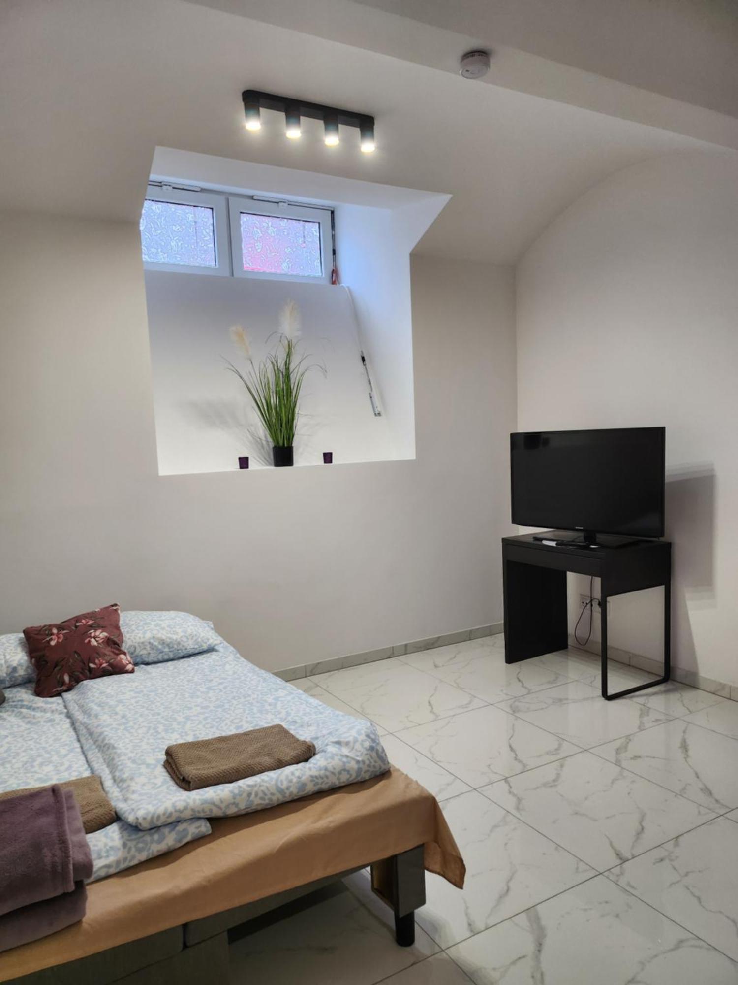 23 - Ghetto Heroes Square Apartment