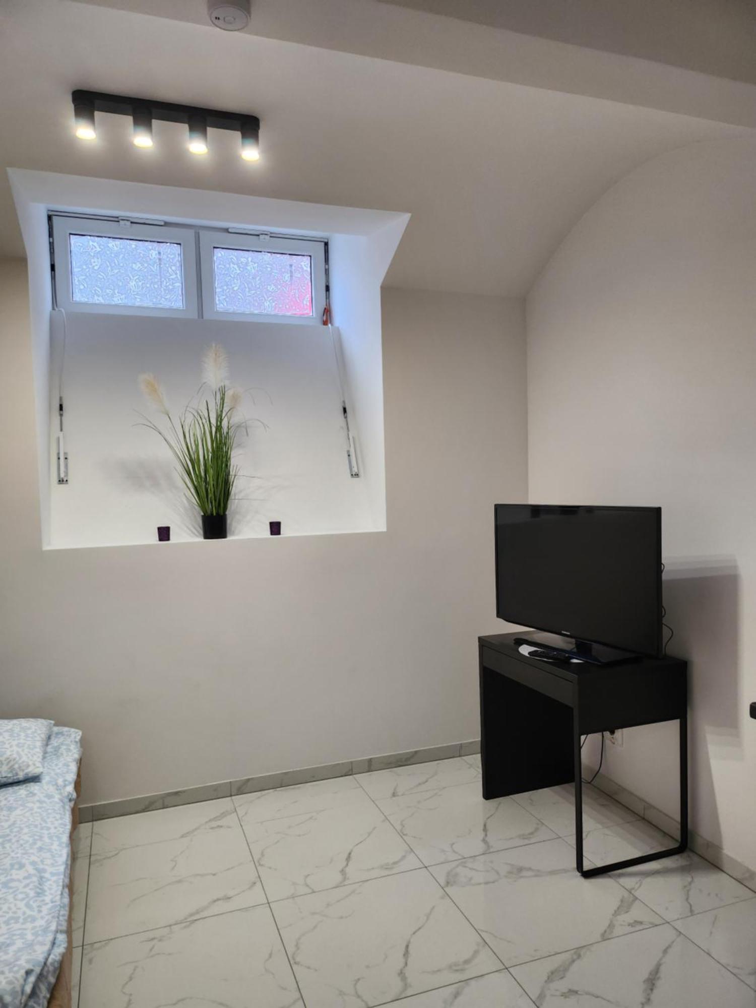 23 - Ghetto Heroes Square Apartment